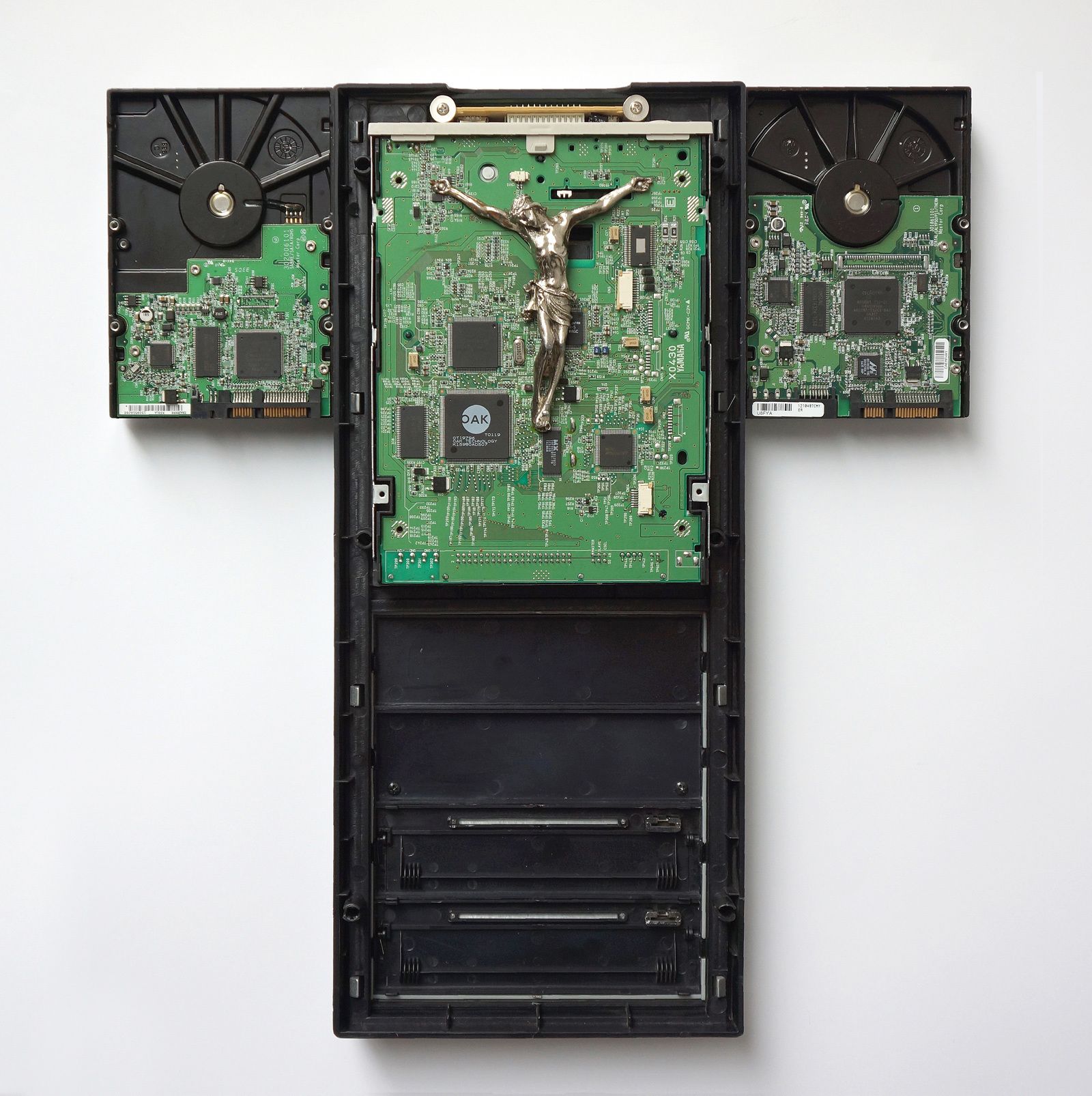 ‘Digital Triptych’ (1999–2007) โดย Stane Jagodič 