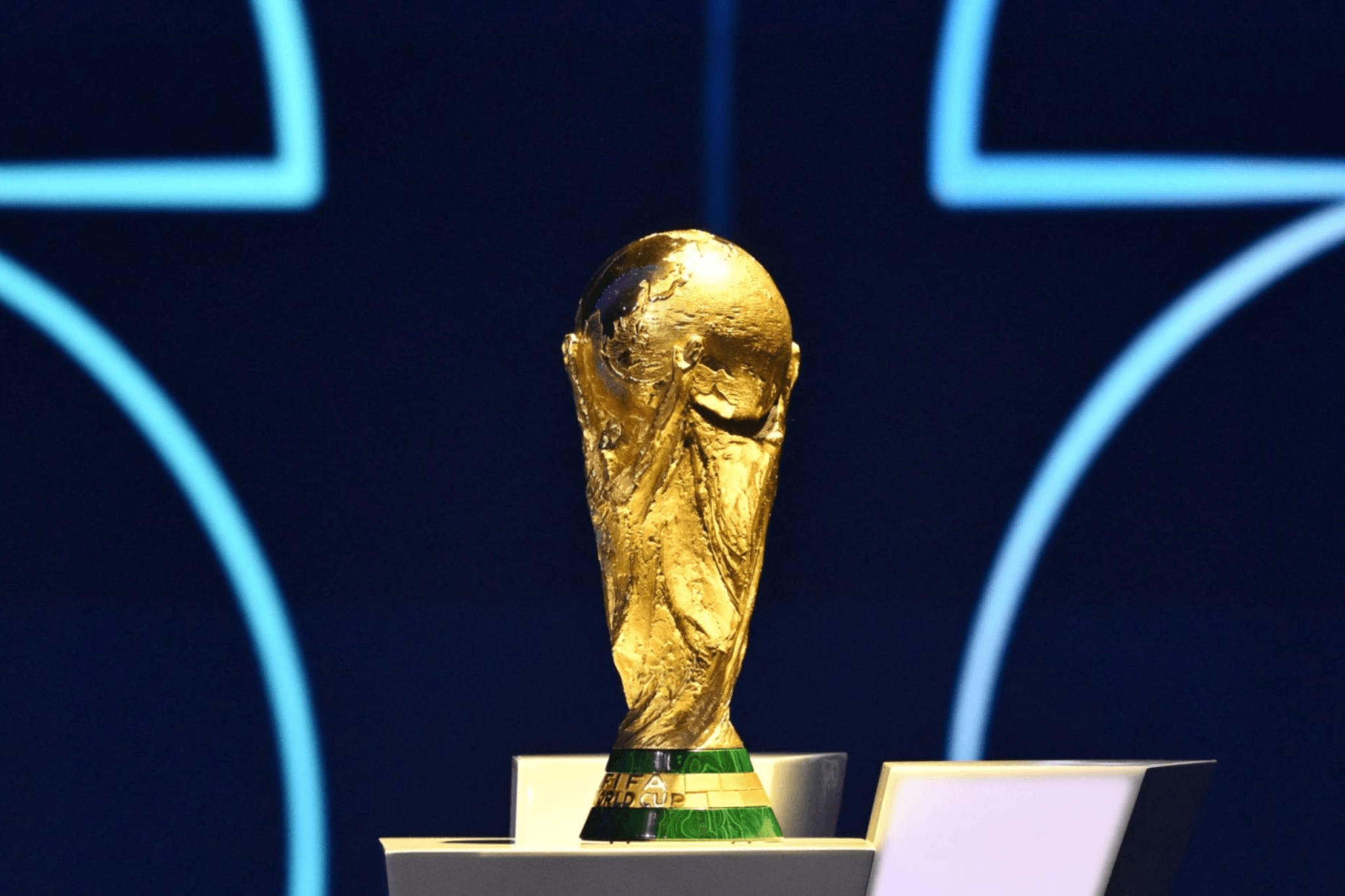 _ถ้วยฟุตบอลโลก (FIFA World Cup Trophy)_