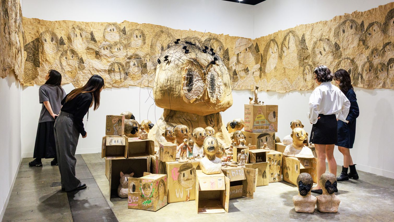**ภาพผลงานของชินมิน ที่จัดแสดงใน Seoul gallery P21 ณ Art Basel Hong Kong 2026
เครดิตภาพ: OCULA**
