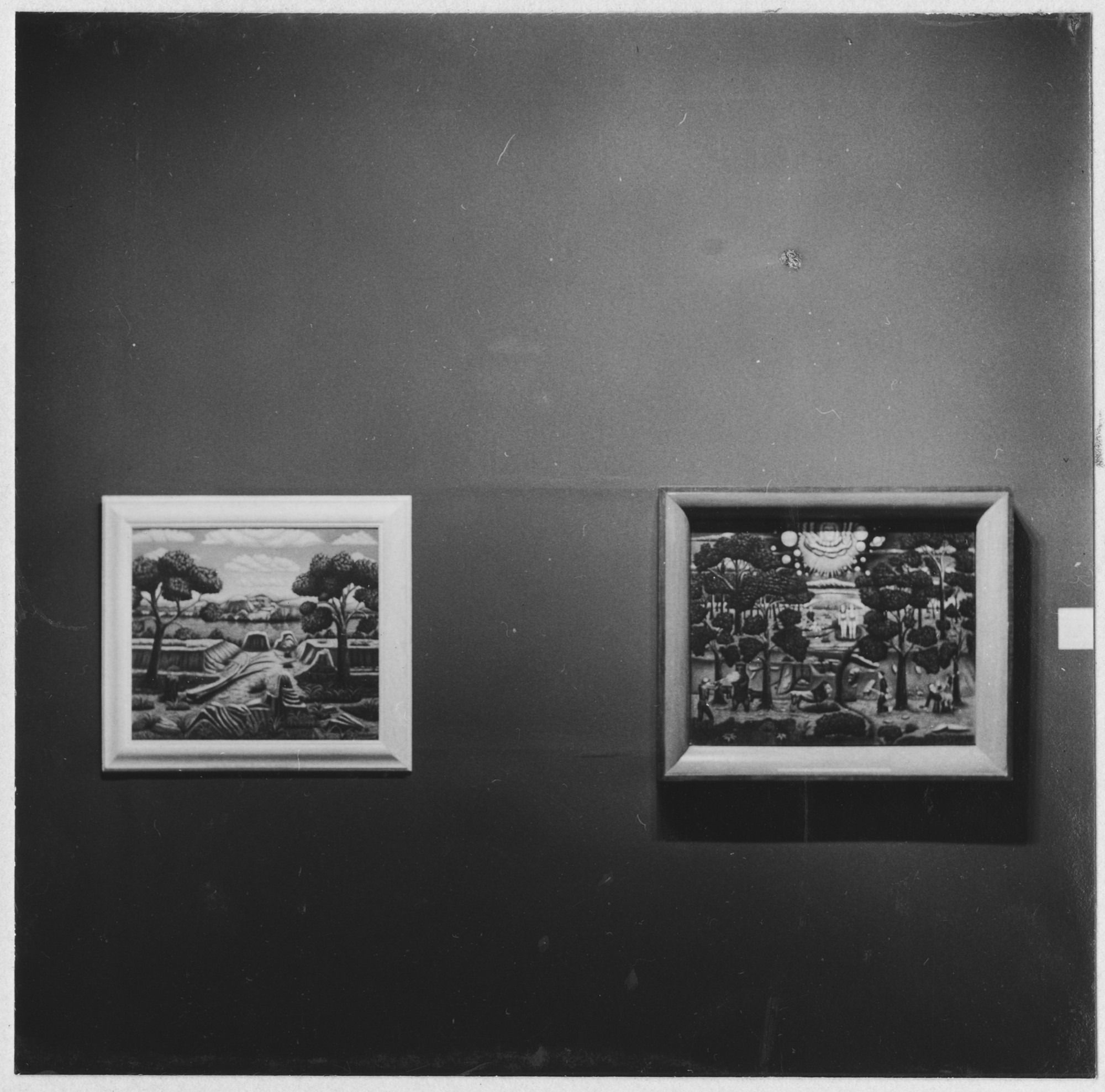 นิทรรศการ “American Realists and Magic Realists” ที่ Museum of Modern Art ในนิวยอร์กในปี ค.ศ. 1943